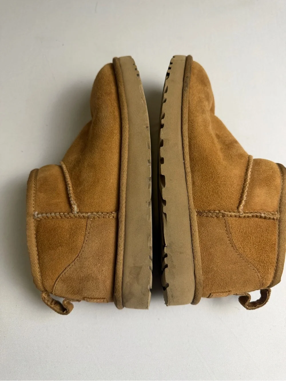 UGG Chestnut Classic Ultra Mini Fur Lined Boots size 8